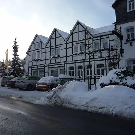 Posthotel Usseln 4*